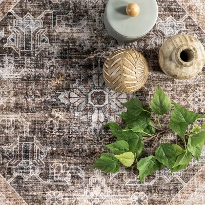 NuLOOM Devin Machine Washable Vintage Medallion Area Rug 5 NuLOOM Devin Machine Washable Vintage Medallion Area Rug - Image 5