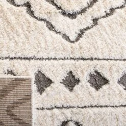 Angelique Geometric Design Loomed Rug - Safavieh 7 Angelique Geometric Design Loomed Rug - Safavieh -Home Decor Shop GUEST 37d150be 05cd 4ecd a009 f8f16a2126cb