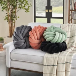 Mina Victory Sofia Infinite Knot 16" X 16" Indoor Throw Pillow -Home Decor Shop GUEST 47bf5c32 2d6d 4eb5 a43c 80af8d03d186