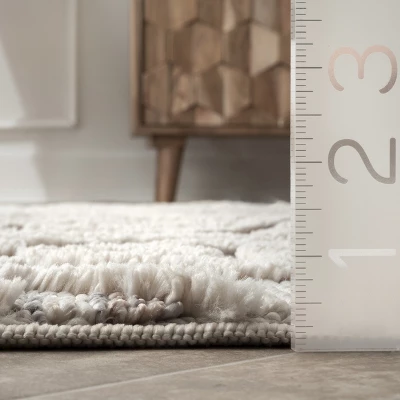 NuLOOM Diamond Shaggy Deja Area Rug 4 NuLOOM Diamond Shaggy Deja Area Rug - Image 4